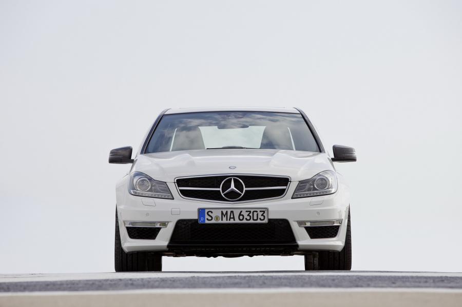  Mercedes-Benz C63 AMG 2012 года  (фото 7 из 40)